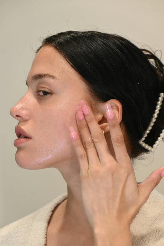 How to Prevent Dry Skin During Cold Weather
